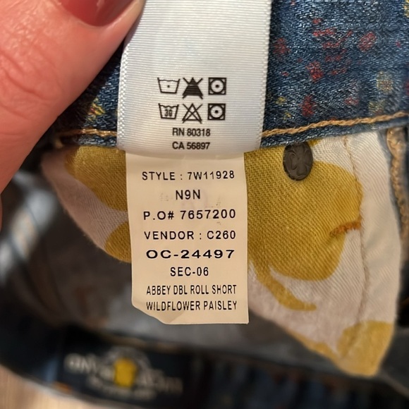 Lucky Brand Abbey DBL Roll Wildflower Paisley Short - Picture 16 of 16